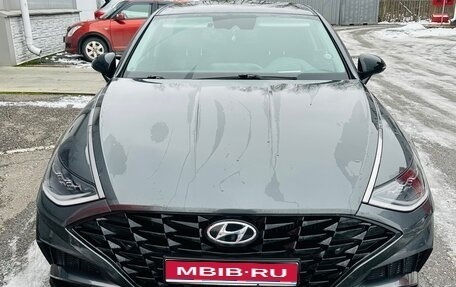 Hyundai Sonata VIII, 2021 год, 2 700 000 рублей, 1 фотография