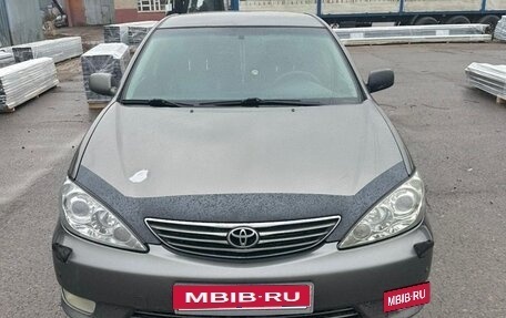Toyota Camry V40, 2005 год, 650 000 рублей, 2 фотография