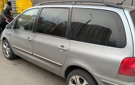 Volkswagen Sharan I рестайлинг, 2004 год, 550 000 рублей, 3 фотография