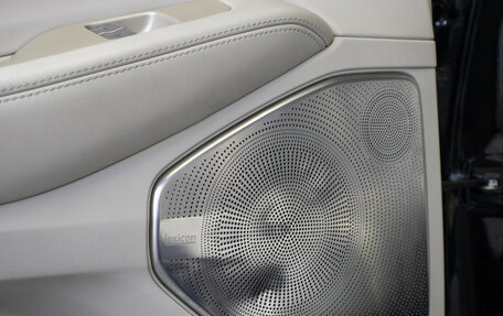 Genesis G90 I рестайлинг, 2017 год, 1 795 000 рублей, 19 фотография