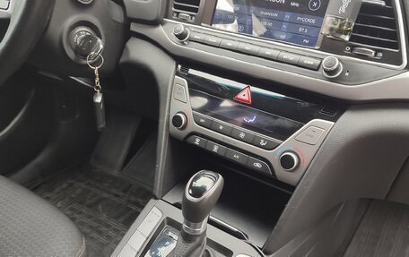 Hyundai Elantra VI рестайлинг, 2016 год, 1 450 000 рублей, 10 фотография