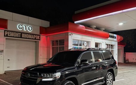 Toyota Land Cruiser 200, 2018 год, 6 300 000 рублей, 2 фотография