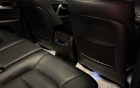 Toyota Land Cruiser 200, 2018 год, 6 300 000 рублей, 8 фотография