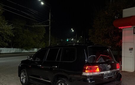 Toyota Land Cruiser 200, 2018 год, 6 300 000 рублей, 3 фотография