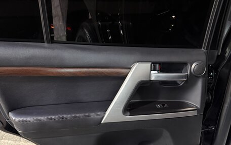 Toyota Land Cruiser 200, 2018 год, 6 300 000 рублей, 12 фотография