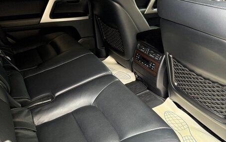 Toyota Land Cruiser 200, 2018 год, 6 300 000 рублей, 24 фотография