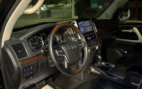 Toyota Land Cruiser 200, 2018 год, 6 300 000 рублей, 19 фотография