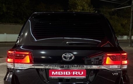 Toyota Land Cruiser 200, 2018 год, 6 300 000 рублей, 21 фотография