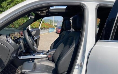 Mercedes-Benz GLB, 2022 год, 2 000 000 рублей, 9 фотография