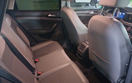 Volkswagen Taos, 2021 год, 2 250 000 рублей, 16 фотография