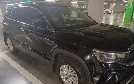 Volkswagen Taos, 2021 год, 2 250 000 рублей, 21 фотография