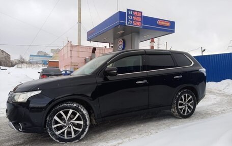 Mitsubishi Outlander III рестайлинг 3, 2014 год, 1 550 000 рублей, 6 фотография