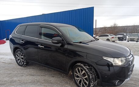 Mitsubishi Outlander III рестайлинг 3, 2014 год, 1 550 000 рублей, 11 фотография
