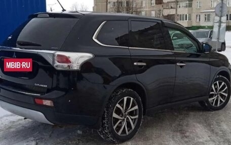 Mitsubishi Outlander III рестайлинг 3, 2014 год, 1 550 000 рублей, 19 фотография