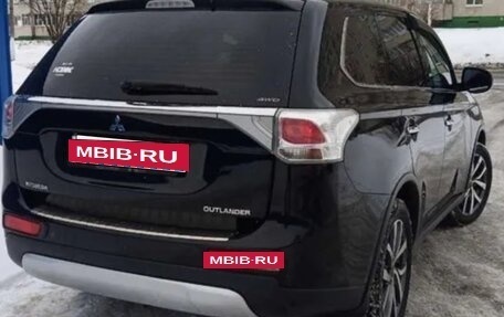 Mitsubishi Outlander III рестайлинг 3, 2014 год, 1 550 000 рублей, 20 фотография