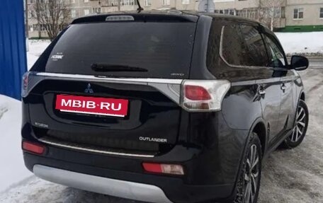 Mitsubishi Outlander III рестайлинг 3, 2014 год, 1 550 000 рублей, 18 фотография