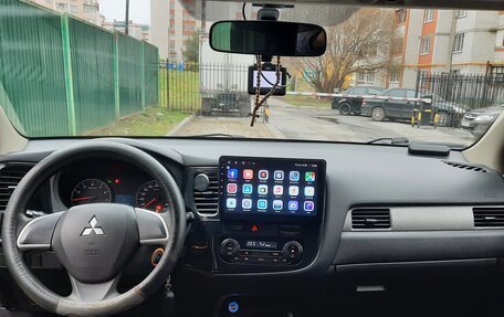 Mitsubishi Outlander III рестайлинг 3, 2014 год, 1 550 000 рублей, 24 фотография