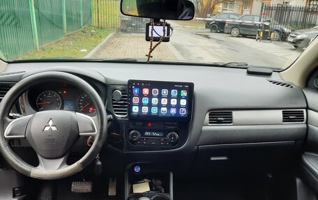 Mitsubishi Outlander III рестайлинг 3, 2014 год, 1 550 000 рублей, 23 фотография