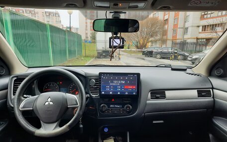 Mitsubishi Outlander III рестайлинг 3, 2014 год, 1 550 000 рублей, 26 фотография