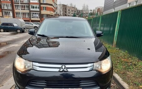 Mitsubishi Outlander III рестайлинг 3, 2014 год, 1 550 000 рублей, 28 фотография