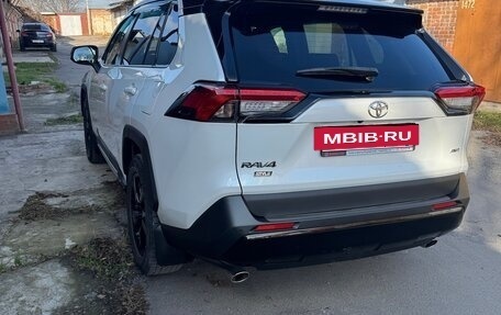 Toyota RAV4, 2021 год, 3 200 000 рублей, 3 фотография