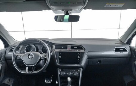 Volkswagen Tiguan II, 2018 год, 2 699 000 рублей, 5 фотография