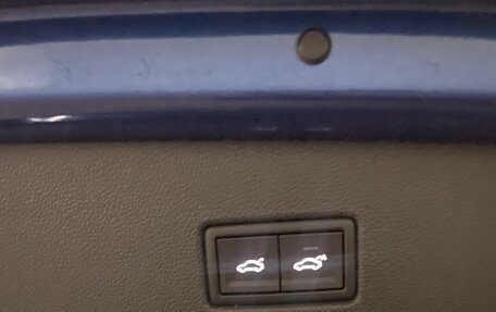 Volkswagen Tiguan II, 2018 год, 2 699 000 рублей, 13 фотография