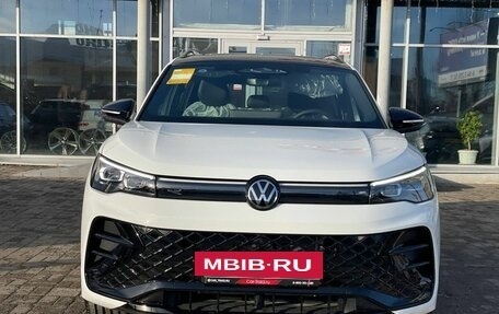 Volkswagen Tiguan, 2025 год, 4 825 000 рублей, 3 фотография