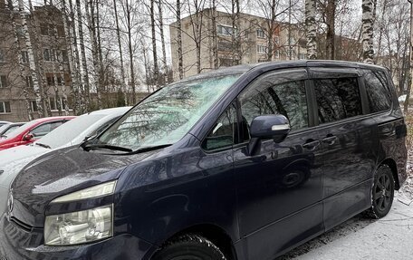 Toyota Voxy II, 2008 год, 1 400 000 рублей, 1 фотография