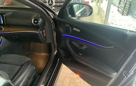 Mercedes-Benz E-Класс, 2018 год, 3 700 000 рублей, 11 фотография