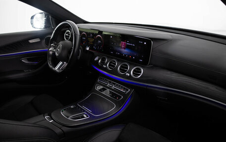 Mercedes-Benz E-Класс, 2020 год, 3 999 000 рублей, 19 фотография