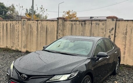 Toyota Camry, 2022 год, 3 100 000 рублей, 2 фотография