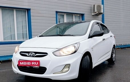 Hyundai Solaris II рестайлинг, 2014 год, 940 000 рублей, 2 фотография