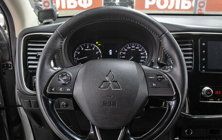 Mitsubishi Outlander III рестайлинг 3, 2021 год, 2 349 000 рублей, 17 фотография