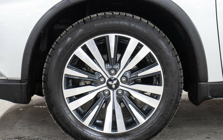 Mitsubishi Outlander III рестайлинг 3, 2021 год, 2 349 000 рублей, 27 фотография