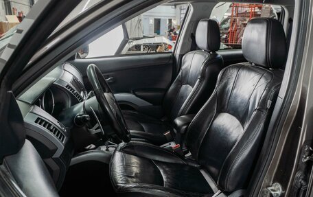 Mitsubishi Outlander III рестайлинг 3, 2011 год, 1 159 000 рублей, 10 фотография