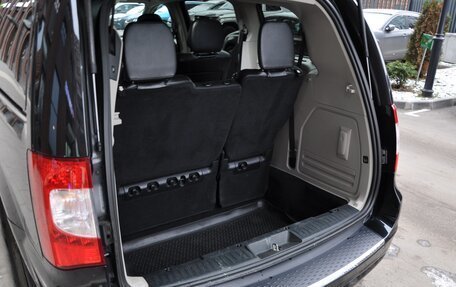 Chrysler Voyager IV, 2014 год, 2 350 000 рублей, 15 фотография