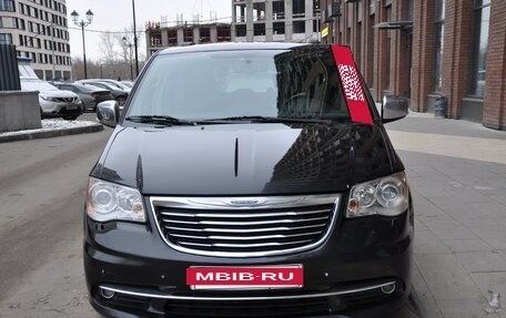 Chrysler Voyager IV, 2014 год, 2 350 000 рублей, 6 фотография