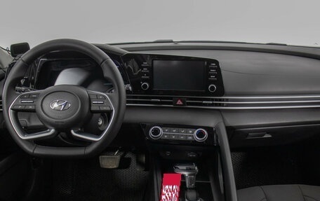 Hyundai Elantra, 2023 год, 2 200 000 рублей, 13 фотография