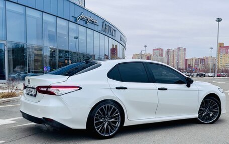 Toyota Camry, 2018 год, 2 600 000 рублей, 2 фотография