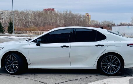 Toyota Camry, 2018 год, 2 600 000 рублей, 5 фотография