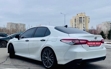 Toyota Camry, 2018 год, 2 600 000 рублей, 4 фотография