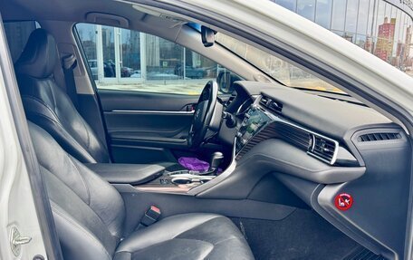 Toyota Camry, 2018 год, 2 600 000 рублей, 12 фотография