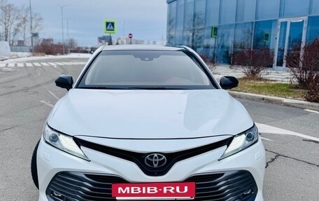 Toyota Camry, 2018 год, 2 600 000 рублей, 9 фотография