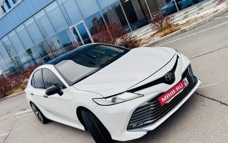 Toyota Camry, 2018 год, 2 600 000 рублей, 11 фотография