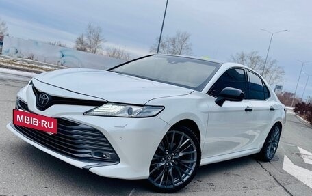 Toyota Camry, 2018 год, 2 600 000 рублей, 8 фотография