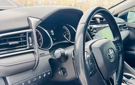 Toyota Camry, 2018 год, 2 600 000 рублей, 16 фотография