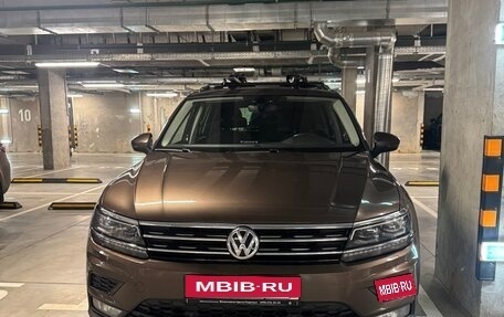 Volkswagen Tiguan II, 2018 год, 2 400 000 рублей, 1 фотография