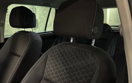 Volkswagen Tiguan II, 2018 год, 2 400 000 рублей, 4 фотография