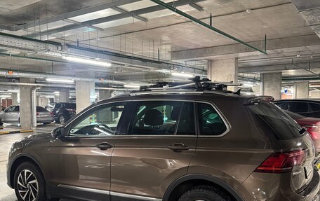 Volkswagen Tiguan II, 2018 год, 2 400 000 рублей, 10 фотография